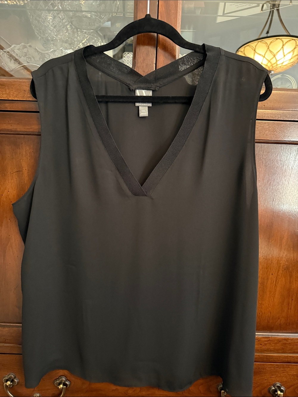 Worthington Black V-Neck Sleeveless Blouse